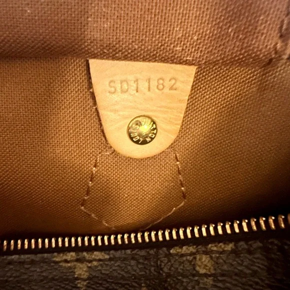 Louis Vuitton Monogram Canvas Speedy 30 - Picture 15 of 15